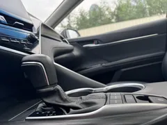 2021 Toyota Camry 2.5G Luxury, белый — фото 22