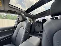 2021 Toyota Camry 2.5G Luxury, белый — фото 27