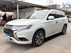 2021 Mitsubishi Outlander 2.0L 2WD 5 Seats, белый — фото 1