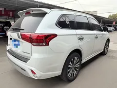 2021 Mitsubishi Outlander 2.0L 2WD 5 Seats, белый — фото 5