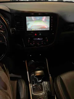 2021 Mitsubishi Outlander 2.0L 2WD 5 Seats, белый — фото 11
