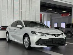 2021 Toyota Camry 2.0G Luxury, белый — фото 3
