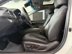 2021 Toyota Camry 2.0G Luxury, белый — фото 4