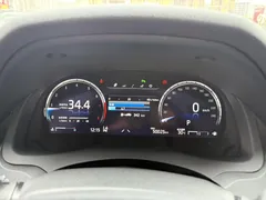 2021 Toyota Camry 2.5G Luxury, белый — фото 10