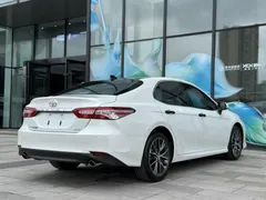 2021 Toyota Camry 2.5G Luxury, белый — фото 11