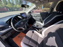 2022 Toyota Yaris L Zhixuan X 1.5L CVT Leading Plus, белый — фото 4