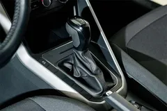 2021 Volkswagen Polo Plus 1.5L AT, белый — фото 10