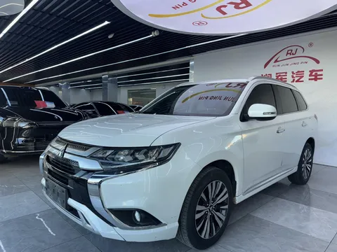 2021 Mitsubishi Outlander 2.4L 4WD 5-seat