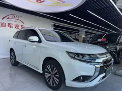 2021 Mitsubishi Outlander 2.4L 4WD 5-seat, белый — фото 3