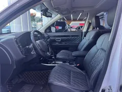2021 Mitsubishi Outlander 2.4L 4WD 5-seat, белый — фото 7