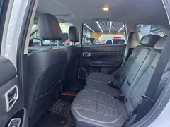 2021 Mitsubishi Outlander 2.4L 4WD 5-seat, белый — фото 8