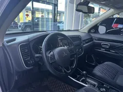 2021 Mitsubishi Outlander 2.4L 4WD 5-seat, белый — фото 14