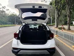 2022 Toyota Yaris L Zhixuan 1.5L CVT Leading Plus, белый — фото 12