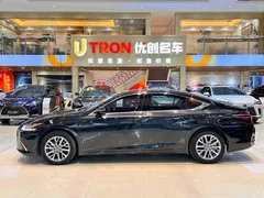 2021 Lexus ES 200 Excellence, чёрный — фото 3