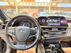 2021 Lexus ES 200 Excellence, чёрный — фото 8