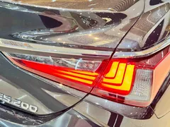 2021 Lexus ES 200 Excellence, чёрный — фото 13
