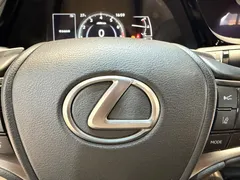 2021 Lexus ES 200 Excellence, чёрный — фото 17