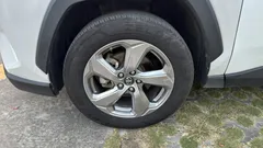 2023 Toyota RAV4 2.0L CVT 2WD Fashion Plus, белый — фото 11