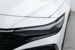 2023 Hyundai Elantra 1.5L CVT LUX Premium, белый — фото 5