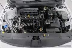 2023 Hyundai Elantra 1.5L CVT LUX Premium, белый — фото 7
