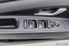 2023 Hyundai Elantra 1.5L CVT LUX Premium, белый — фото 12