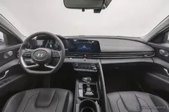 2023 Hyundai Elantra 1.5L CVT LUX Premium, белый — фото 14