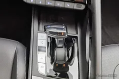 2023 Hyundai Elantra 1.5L CVT LUX Premium, белый — фото 17