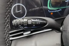 2023 Hyundai Elantra 1.5L CVT LUX Premium, белый — фото 24