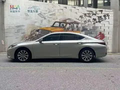 2022 Lexus ES 200 Excellence — фото 3