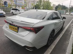 2023 Toyota Avalon 2.5L AT Luxury, белый — фото 8