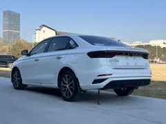 2022 Geely Emgrand 1.5L CVT Elite 4th Gen, белый — фото 4