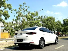2023 Mazda Mazda3 2.0L AT, белый — фото 4