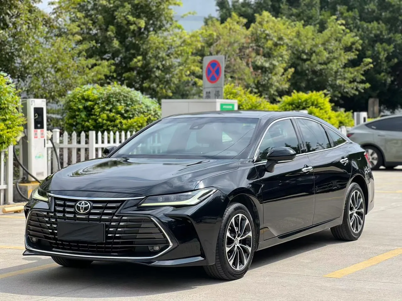 2023 Toyota Avalon 2.0L CVT Luxury