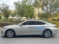 2021 Lexus ES 200 Excellence — фото 4