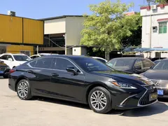 2021 Lexus ES 200 Excellence, чёрный — фото 3