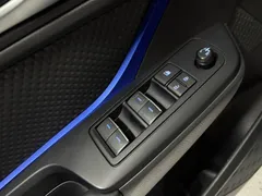 2022 Toyota C-HR 2.0L Leading, белый — фото 8