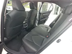2021 Toyota Camry 2.5G Luxury, белый — фото 11
