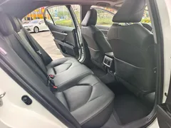 2021 Toyota Camry 2.5G Luxury, белый — фото 13