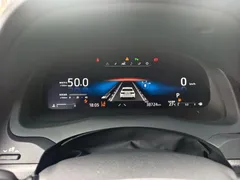2021 Toyota Camry 2.5G Luxury, белый — фото 17