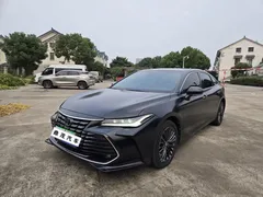 2022 Toyota Avalon 2.0L XLE Premium, чёрный — фото 1