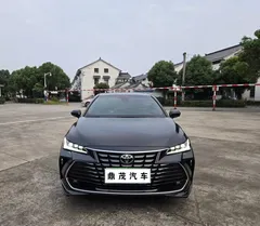 2022 Toyota Avalon 2.0L XLE Premium, чёрный — фото 2
