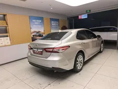 2021 Toyota Camry 2.0G Luxury — фото 13