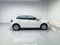 2021 Volkswagen Polo Plus 1.5L AT Colorful Tech, белый — фото 7