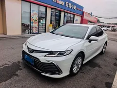 2023 Toyota Camry 2.0E Elite, белый — фото 1
