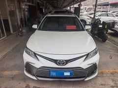 2023 Toyota Camry 2.0E Elite, белый — фото 2
