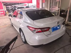 2023 Toyota Camry 2.0E Elite, белый — фото 6