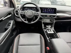 2023 Kia Seltos 1.5L IVT Premium, белый — фото 19