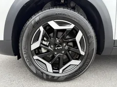2023 Kia Seltos 1.5L IVT Premium, белый — фото 24