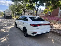 2022 Geely Emgrand 4th Gen 1.5L CVT Luxury, белый — фото 6