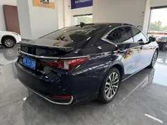 2022 Lexus ES 200 Excellence, синий — фото 4